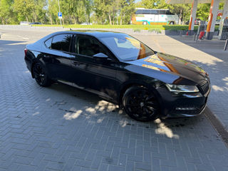 Skoda Superb foto 2