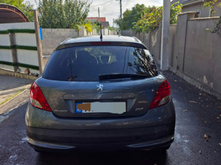 Peugeot 207 foto 2