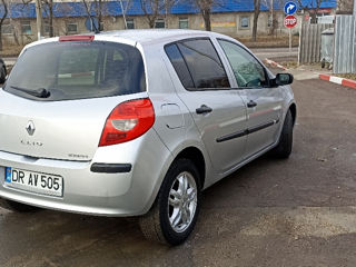 Renault Clio foto 4