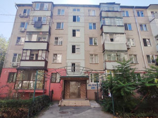 Apartament cu 3 camere, 60 m², Botanica, Chișinău