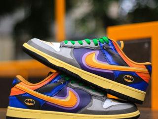 Nike SB Dunk Low Batman Joker