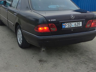 Mercedes E-Class foto 4