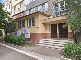 3-х комнатная квартира, 87 м², Центр, Чимишлия