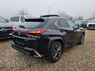 Lexus UX foto 2