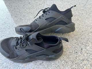 Nike Air huarache triple black foto 6