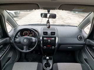 Suzuki SX4 foto 8