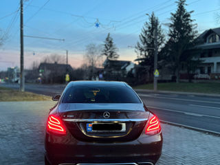 Mercedes C-Class foto 2