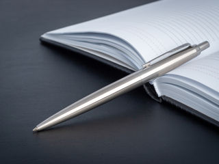 Ручка шариковая Parker Jotter Monochrome XL , Stainless Steel CT 2122756  на В.Александри, 72! foto 11