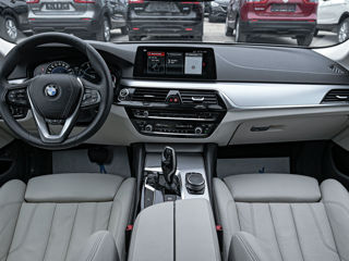 BMW 5 Series foto 6