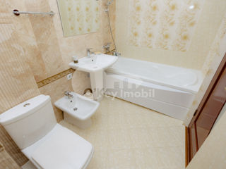 Apartament cu 2 camere, 80 m², Botanica, Chișinău foto 9