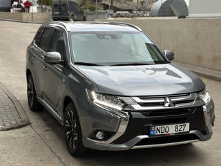 Mitsubishi Outlander foto 2