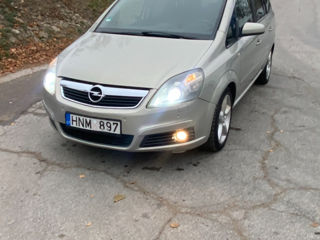 Opel Zafira foto 2