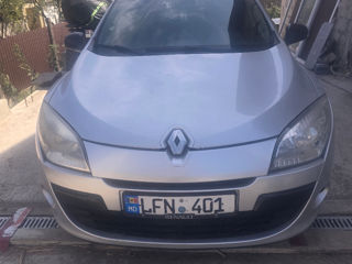 Renault Megane фото 1