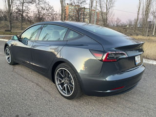 Tesla Model 3 foto 4