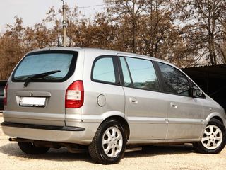 Opel Zafira foto 3