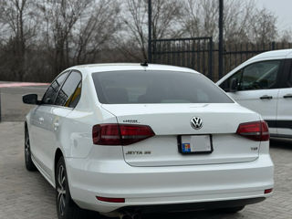 Volkswagen Jetta foto 5