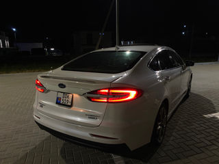 Ford Fusion foto 4