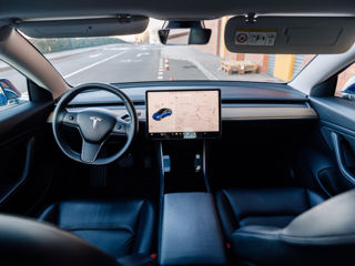 Tesla Model 3 foto 6