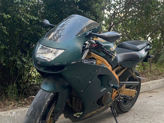 Kawasaki ZX6R foto 1