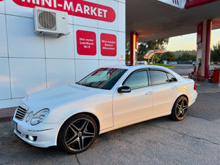 Mercedes E-Class foto 20