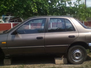 Nissan Sunny foto 2