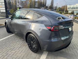 Tesla Model Y foto 4