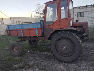 Tractor T16.