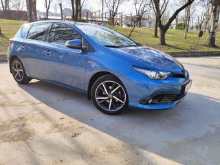 Chirie auto  авто прокат  Rent a Car  Toyota Hybrid   auris yaris diesel