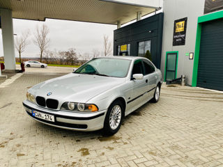 BMW 5 Series foto 2