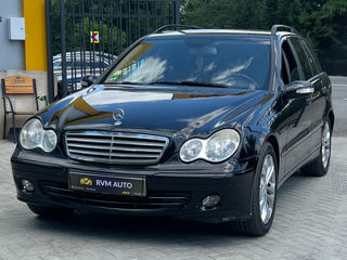 Mercedes C-Class foto 3