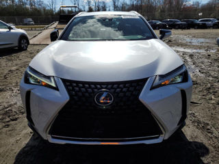 Lexus UX foto 2