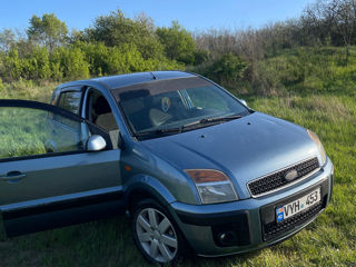 Ford Fusion фото 4