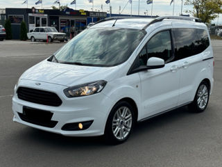 Ford Tourneo Courier foto 1