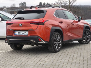 Lexus UX foto 2