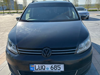 Volkswagen Touran foto 1