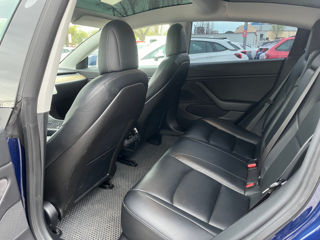 Tesla Model 3 foto 16