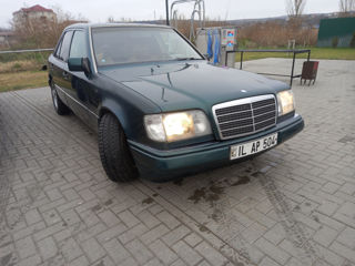 Mercedes Series (W123) foto 4