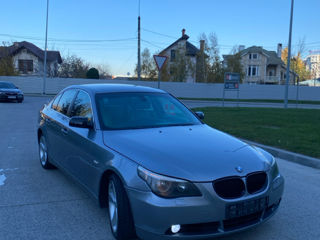 BMW 5 Series foto 2