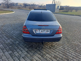 Mercedes E-Class foto 4