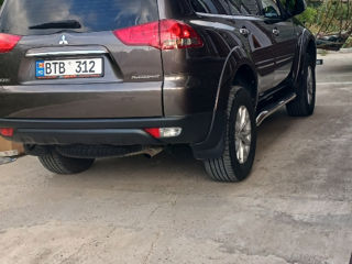 Mitsubishi Pajero Sport foto 3