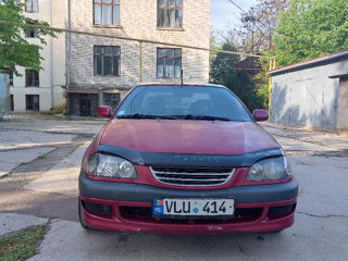 Toyota Avensis foto 1