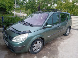 Renault Grand Scenic foto 2