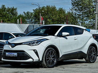 Toyota C-HR фото 1