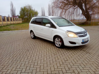 Opel Zafira foto 2