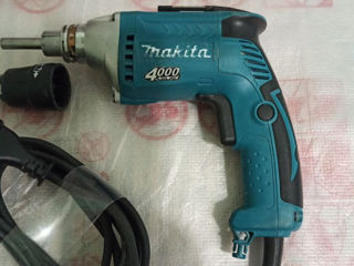 сетевой шуруповерт оригинальный Makita FS4000, мощность 570 ватт для работ с гипсокартоном и мебелью foto 3