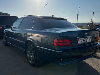 BMW 7 Series foto 2