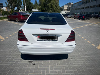 Mercedes E-Class foto 6