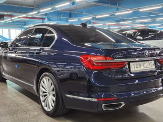 BMW 7 Series foto 3