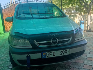 Opel Zafira foto 1