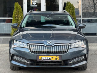 Skoda Superb foto 2